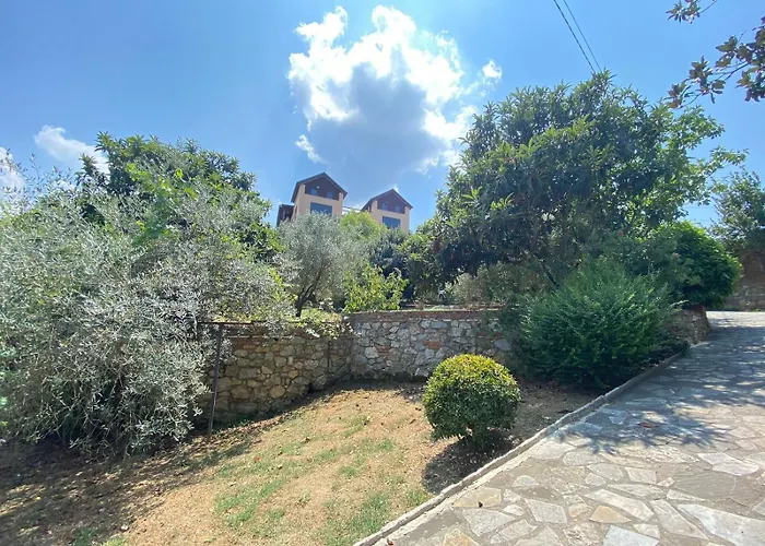 Mugs בית הארחה Ljaknasi