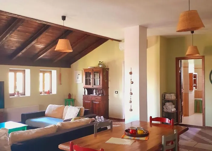 Mugs בית הארחה 4*